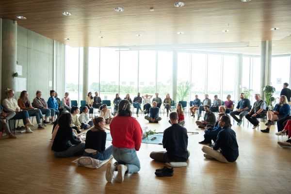 AoH KNA 2024 larg circle resized